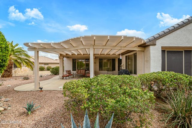 15750 W LINKSVIEW Drive, Surprise, AZ 85374