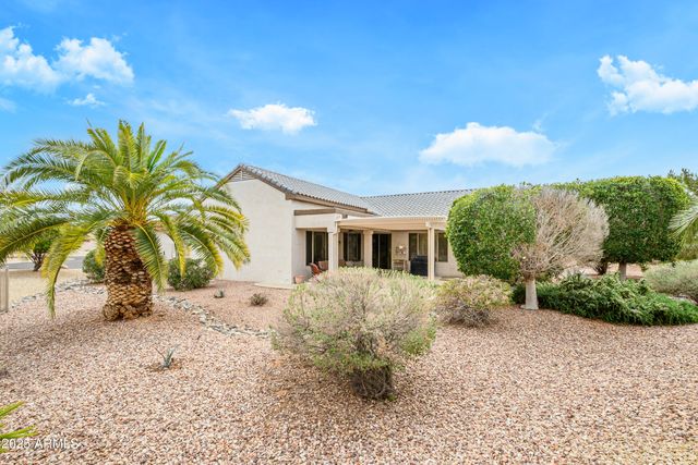 15750 W LINKSVIEW Drive, Surprise, AZ 85374