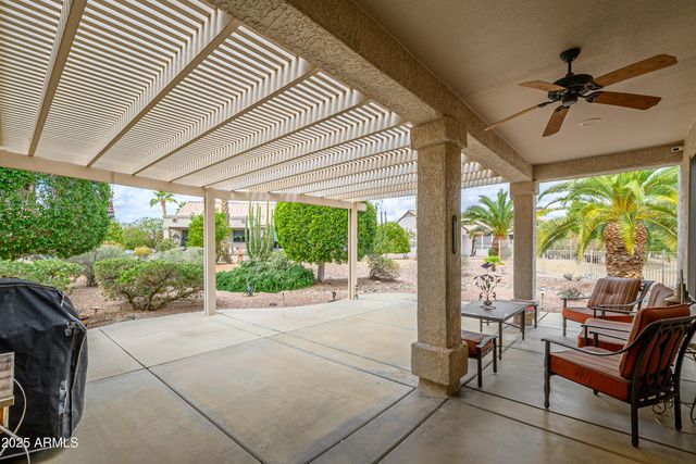 15750 W LINKSVIEW Drive, Surprise, AZ 85374