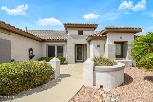 15750 W LINKSVIEW Drive, Surprise, AZ 85374