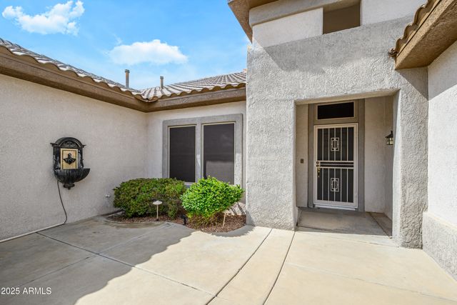 15750 W LINKSVIEW Drive, Surprise, AZ 85374