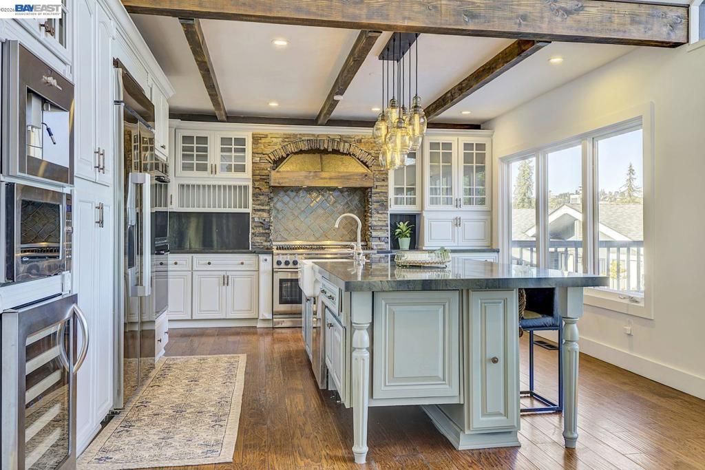 Image 20 of property listing at 19029 Carlton Ave, Castro Valley, CA 94546