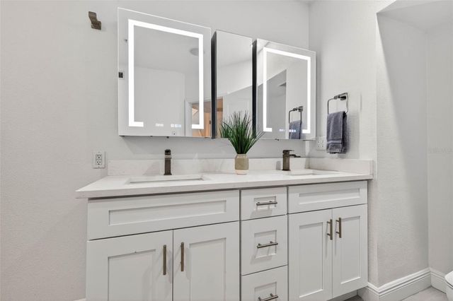 922 N SHORE DRIVE NE, St Petersburg, FL 33701