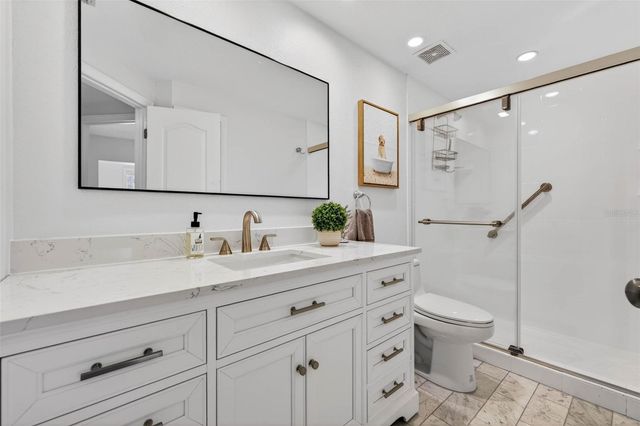 922 N SHORE DRIVE NE, St Petersburg, FL 33701