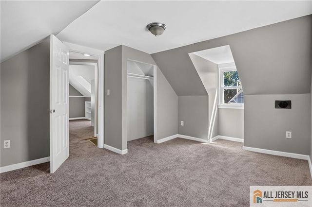 16 Oakwood Place, North Brunswick, NJ 08902