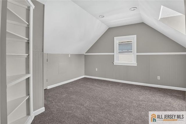 16 Oakwood Place, North Brunswick, NJ 08902