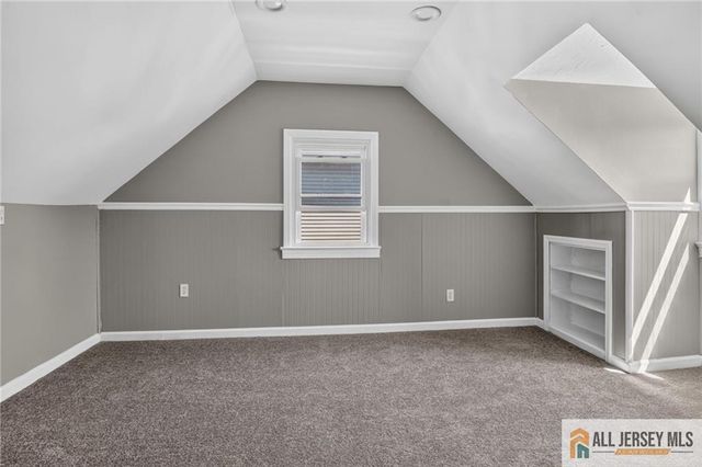 16 Oakwood Place, North Brunswick, NJ 08902