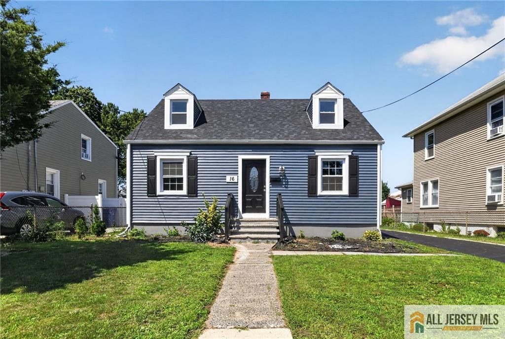 16 Oakwood Place, North Brunswick, NJ 08902