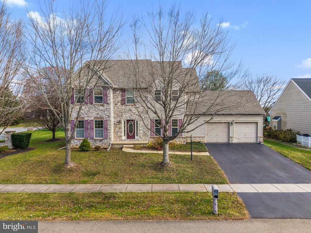 2 RADENCE LN, West Grove, PA 19390