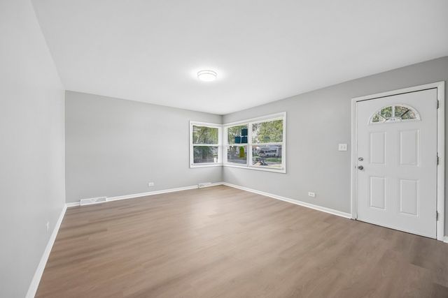 16207 Marshfield Avenue, Markham, IL 60428