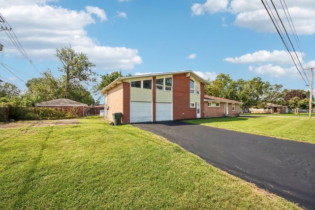 16207 Marshfield Avenue, Markham, IL 60428
