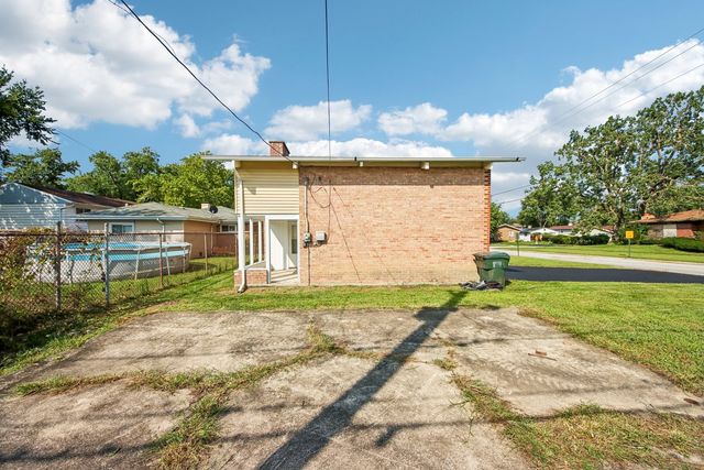 16207 Marshfield Avenue, Markham, IL 60428