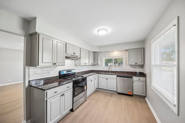 16207 Marshfield Avenue, Markham, IL 60428