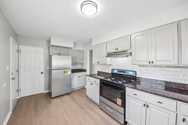 16207 Marshfield Avenue, Markham, IL 60428