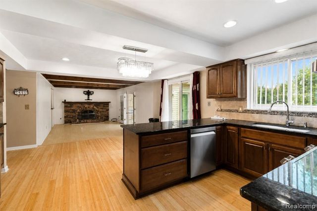 1174 Player Drive, Troy, MI 48085