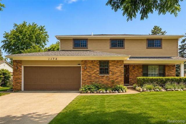 1174 Player Drive, Troy, MI 48085