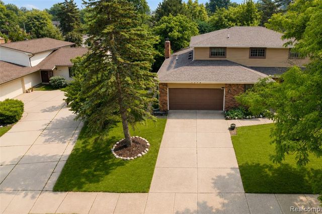 1174 Player Drive, Troy, MI 48085