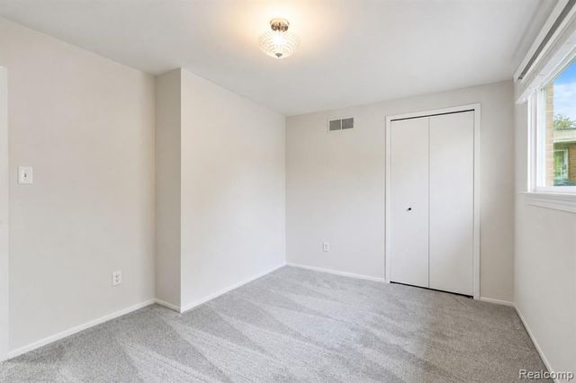 1174 Player Drive, Troy, MI 48085