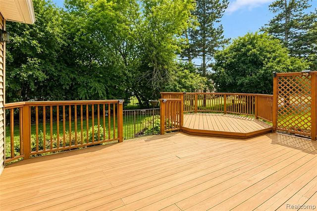 1174 Player Drive, Troy, MI 48085