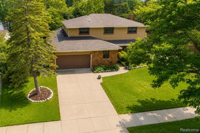 1174 Player Drive, Troy, MI 48085