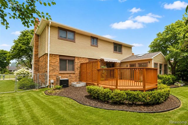 1174 Player Drive, Troy, MI 48085