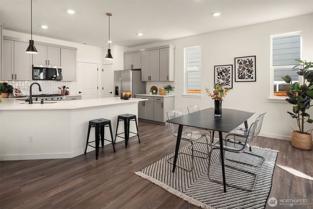 9426 S 237th Street, Kent, WA 98031