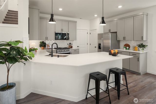 9426 S 237th Street, Kent, WA 98031