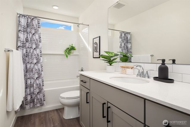 9426 S 237th Street, Kent, WA 98031