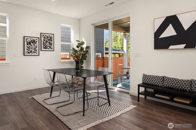 9426 S 237th Street, Kent, WA 98031