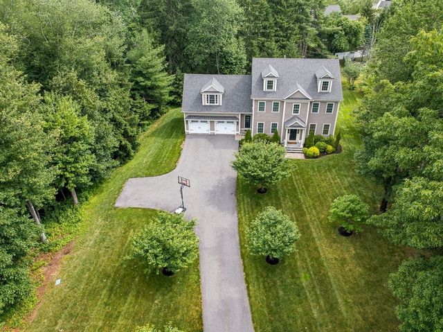 7 Davis Rd, Bedford, MA 01730