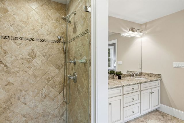 7 Davis Rd, Bedford, MA 01730
