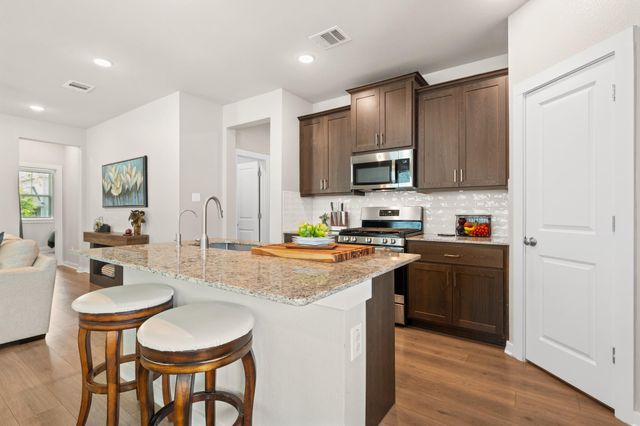 106 Doc Johns DR, Hutto, TX 78634