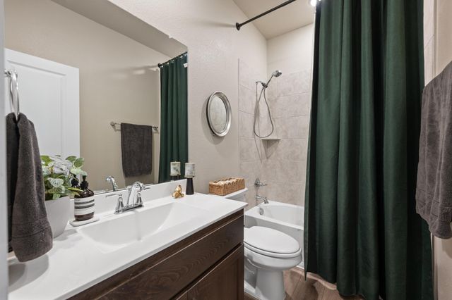 106 Doc Johns DR, Hutto, TX 78634