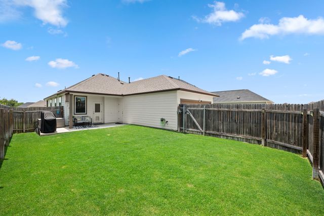 106 Doc Johns DR, Hutto, TX 78634