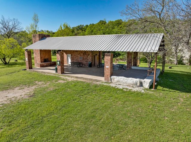 106 Doc Johns DR, Hutto, TX 78634