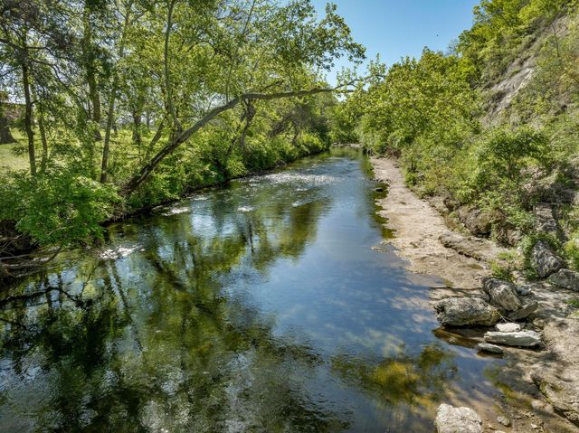 106 Doc Johns DR, Hutto, TX 78634