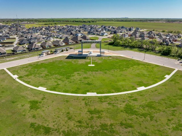 106 Doc Johns DR, Hutto, TX 78634