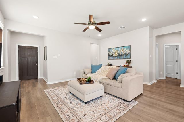 106 Doc Johns DR, Hutto, TX 78634