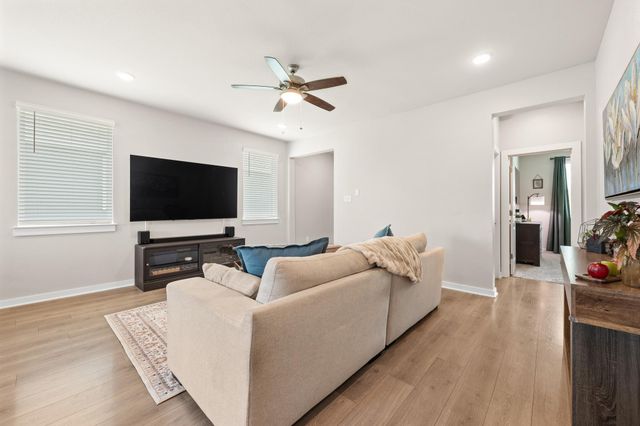 106 Doc Johns DR, Hutto, TX 78634