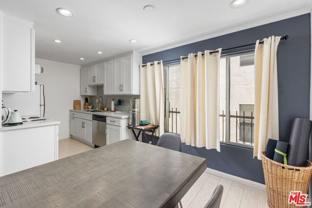 12801 Moorpark Street 206, Studio City (los Angeles), CA 91604