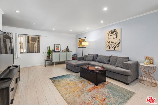 12801 Moorpark Street 206, Studio City (los Angeles), CA 91604