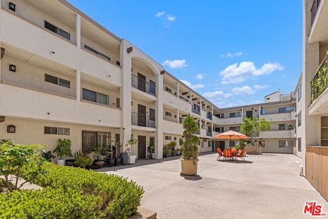 12801 Moorpark Street 206, Studio City (los Angeles), CA 91604