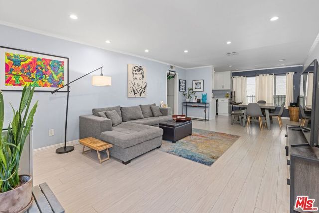 12801 Moorpark Street 206, Studio City (los Angeles), CA 91604