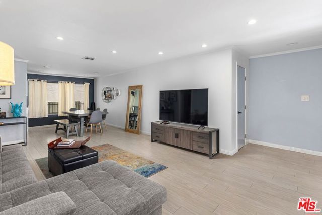 12801 Moorpark Street 206, Studio City (los Angeles), CA 91604