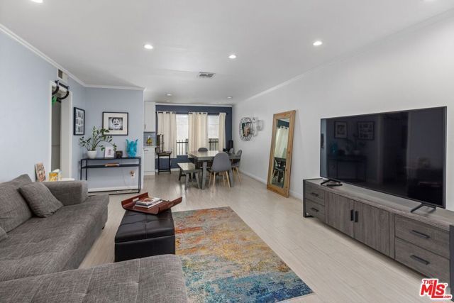 12801 Moorpark Street 206, Studio City (los Angeles), CA 91604