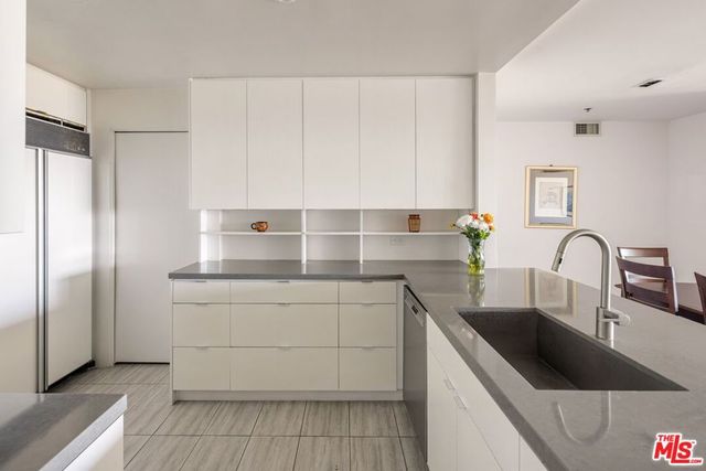10724 Wilshire Boulevard 712, Los Angeles, CA 90024
