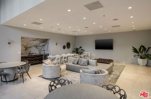 10724 Wilshire Boulevard 712, Los Angeles, CA 90024