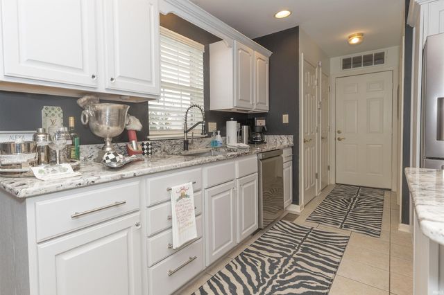 2904 Laura Lynn Lane, Newburgh, IN 47630