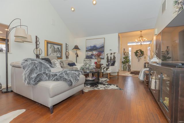 2904 Laura Lynn Lane, Newburgh, IN 47630