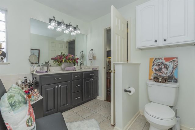 2904 Laura Lynn Lane, Newburgh, IN 47630